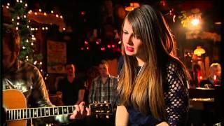 Aoife Scott - performs "Oíche Chiúin" on An Nollaig Linn