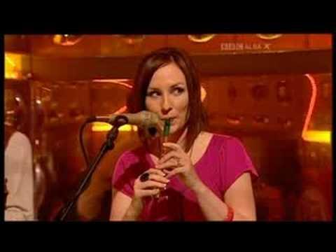 Julie Fowlis and Muireann Nic Amhlaoibh