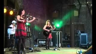 Reely Jiggered - performing Duelling Fiddles